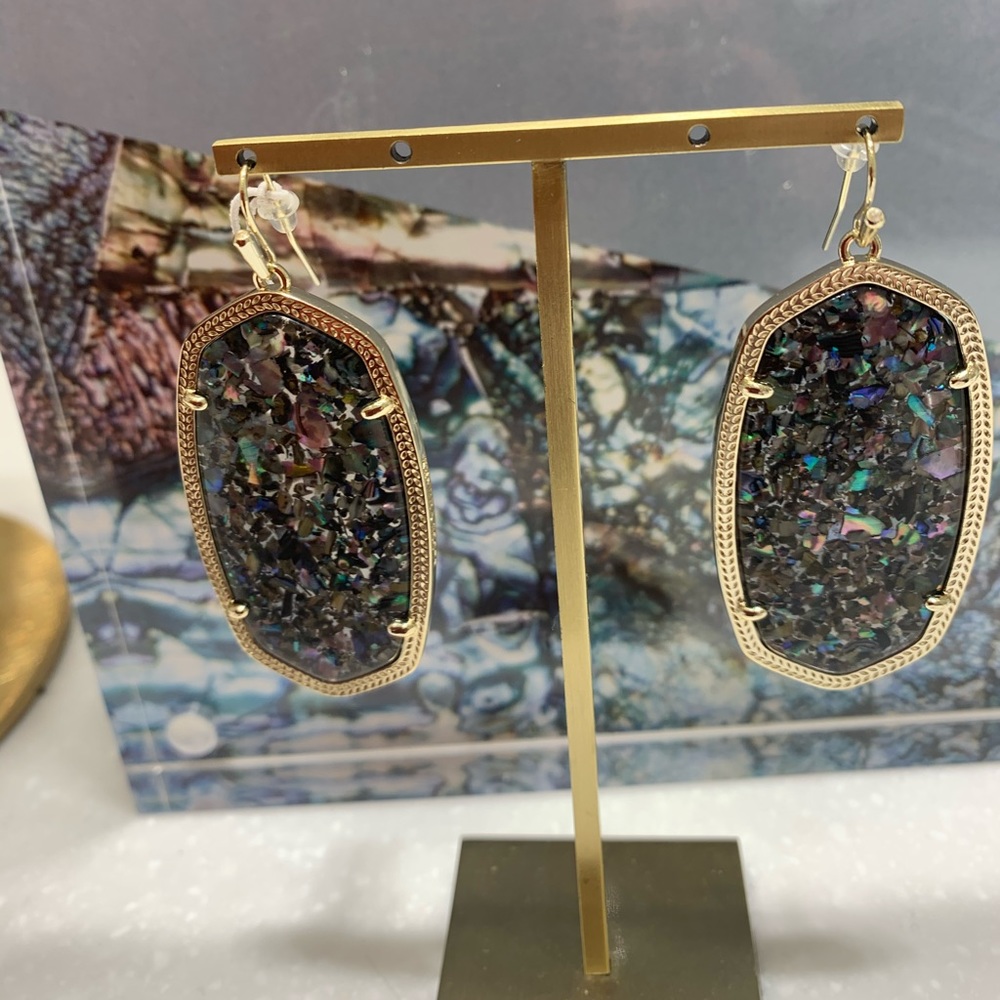 RARE & UNIQUE Kendra Scott Danielle Gold earrings